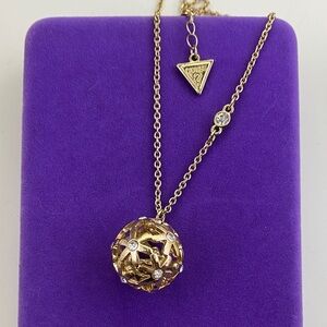 💛 Y2K Guess Gold Plated Daisy Crystal Necklace